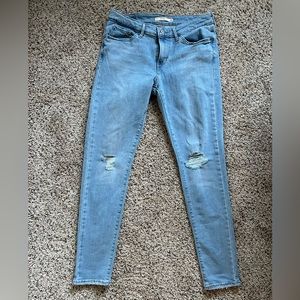 Levi’s 711 Skinny Mid Rise 6 Jeans